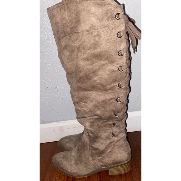 Boots - Picture 2 of 2
